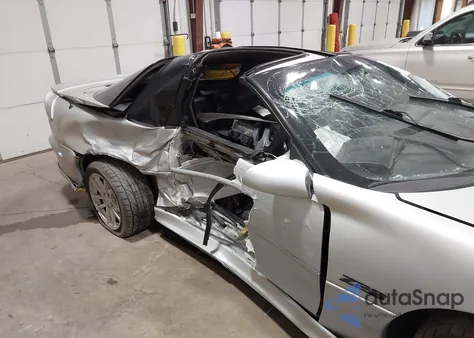 2000 Chevrolet Camaro Z28 из США, поврежденный, VIN 2G1FP22G1Y2118332